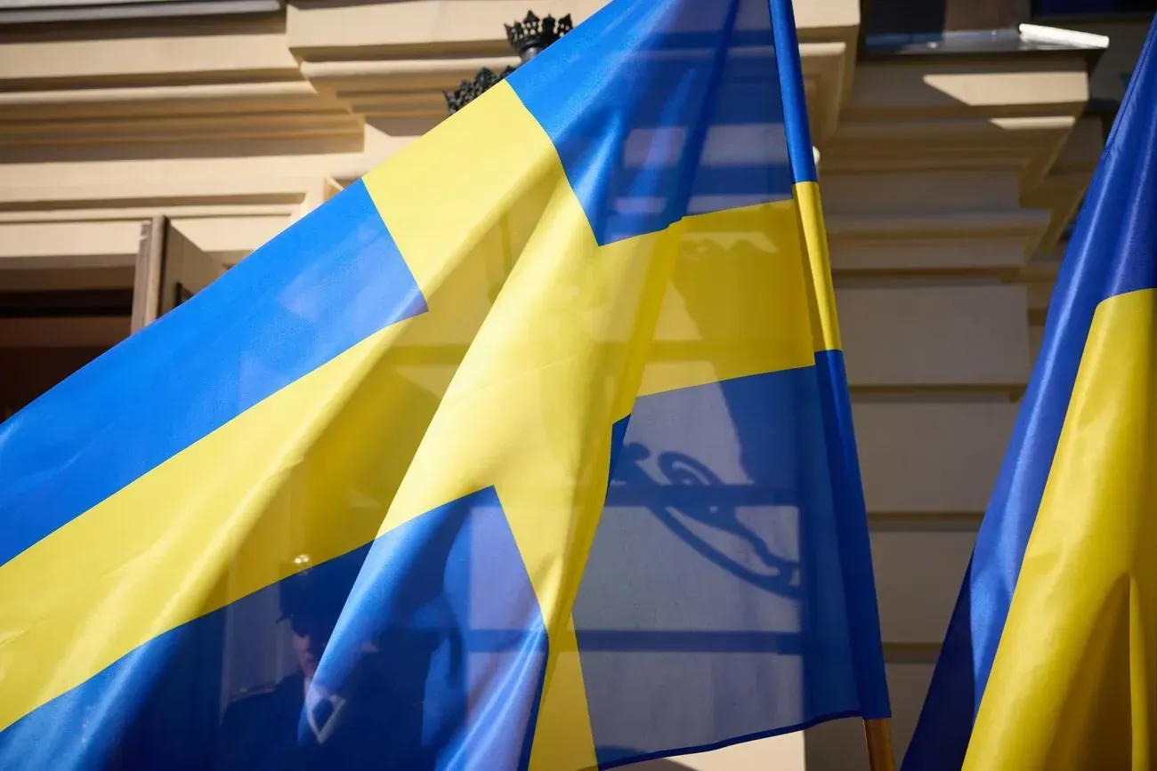 У Швеції знову атакували посольство рф: з дрона скинули пакет із фарбою