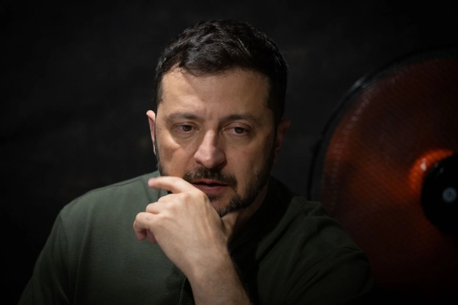 Ситуація на полі бою є непростою, але ми контролюємо фронт – Зеленський
