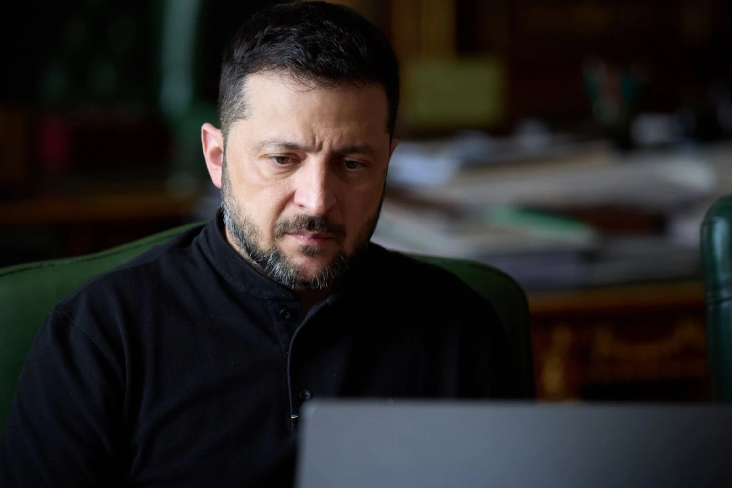 Зеленський пропонує Раді направити військові кораблі ВМС до Туреччини та Великої Британії