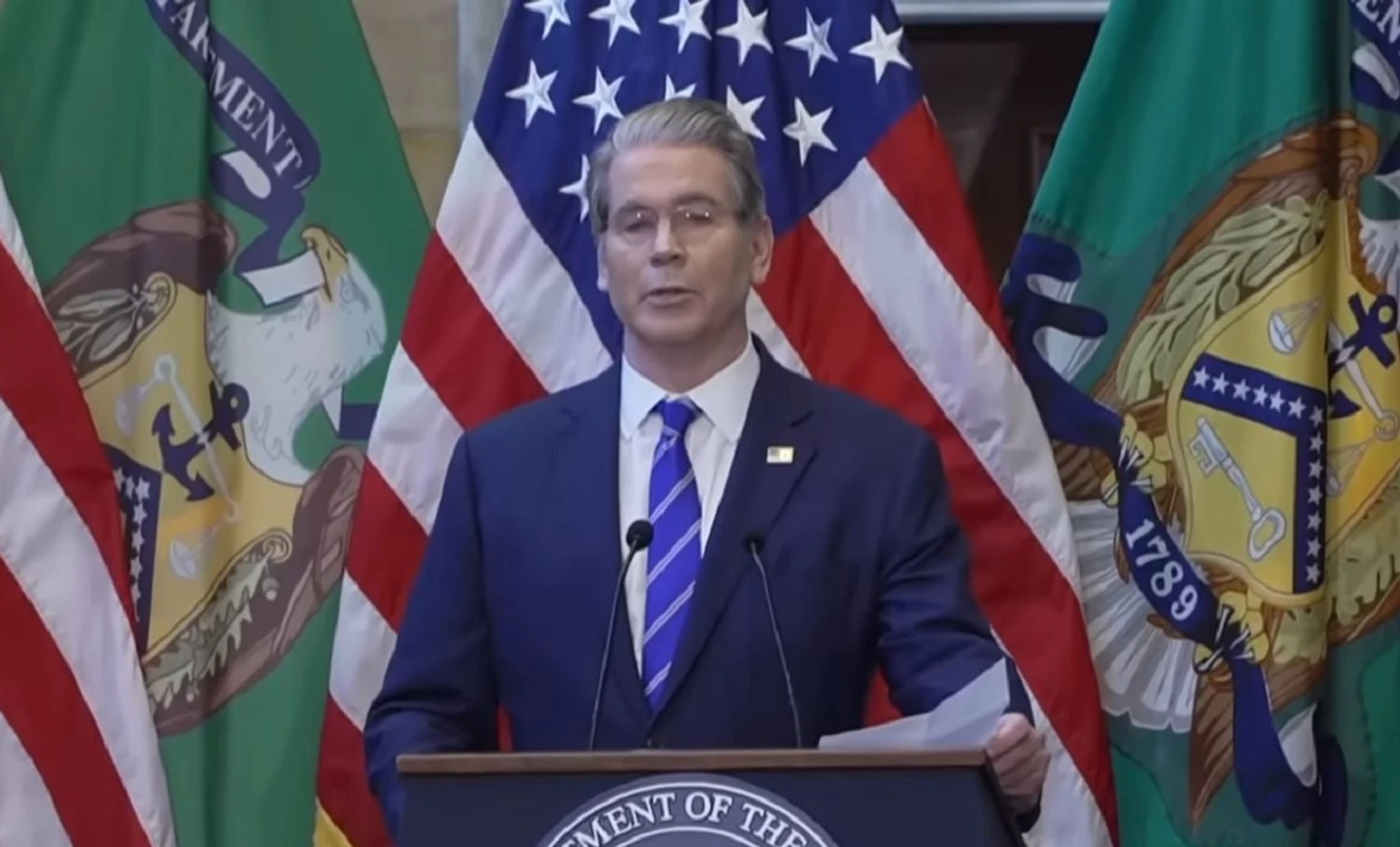 Сенат США готовий дозволити Трампу ввести 500% мита на Китай за купівлю російської нафти – Бессент