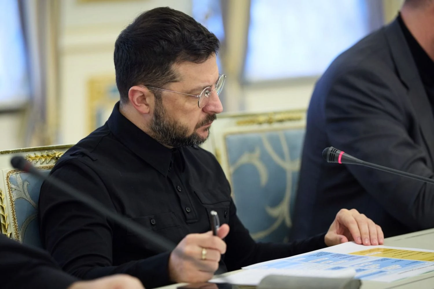 Зеленський доручив забезпечити 100% фінансування імпорту газу, 70% вже є