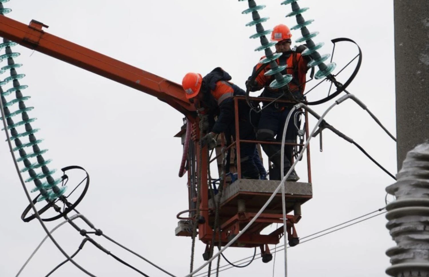 рф б’є “шахедами” по тих самих цілях до 20 разів: Україна зміцнить 100 ключових енергооб’єктів трьома рівнями захисту до кінця року