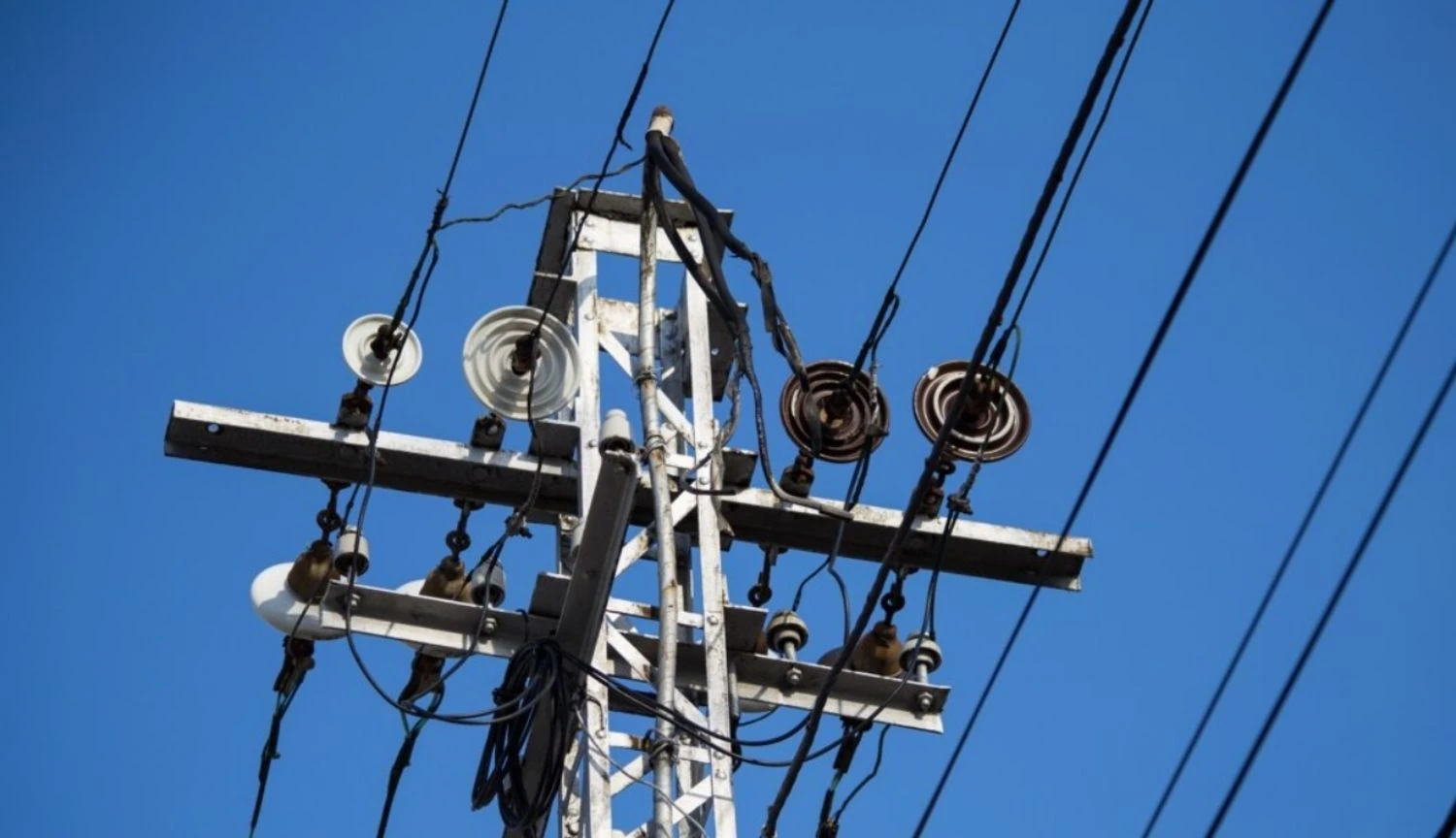 У суботу у деяких областях будуть діяти графіки відключення світла: скільки черг