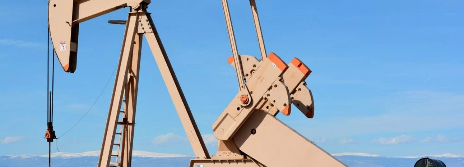 Мільярди барелів нафти накопичуються на танкерах в океанах, це вказує на напруженість через санкції – Bloomberg