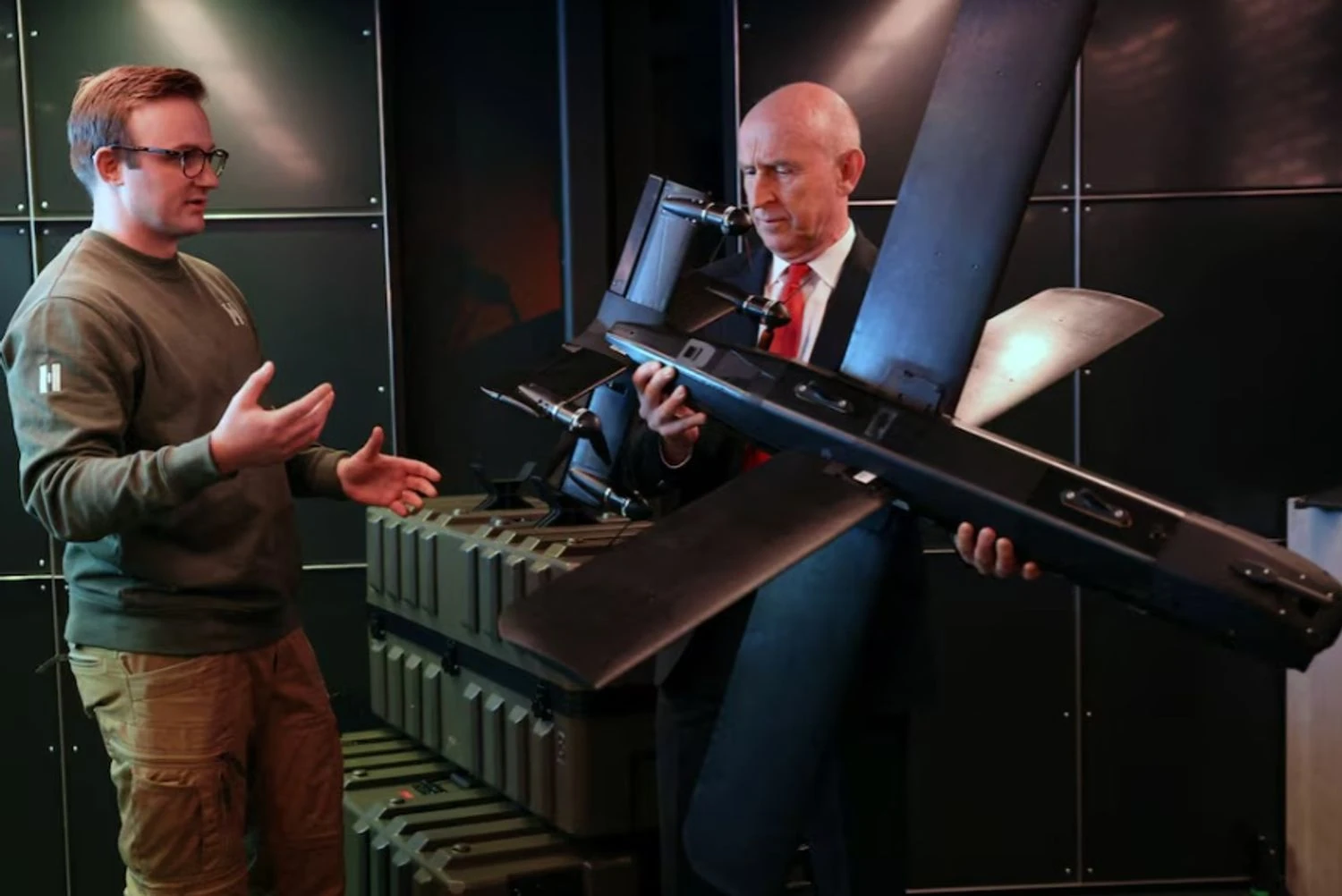 Британія відновлює виробництво вибухівки та будує мережу нових заводів боєприпасів – Reuters