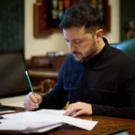 Обговорили нюанси дипломатичної роботи в плануванні мирного процесу: Зеленський провів тривалу розмову із Стармером