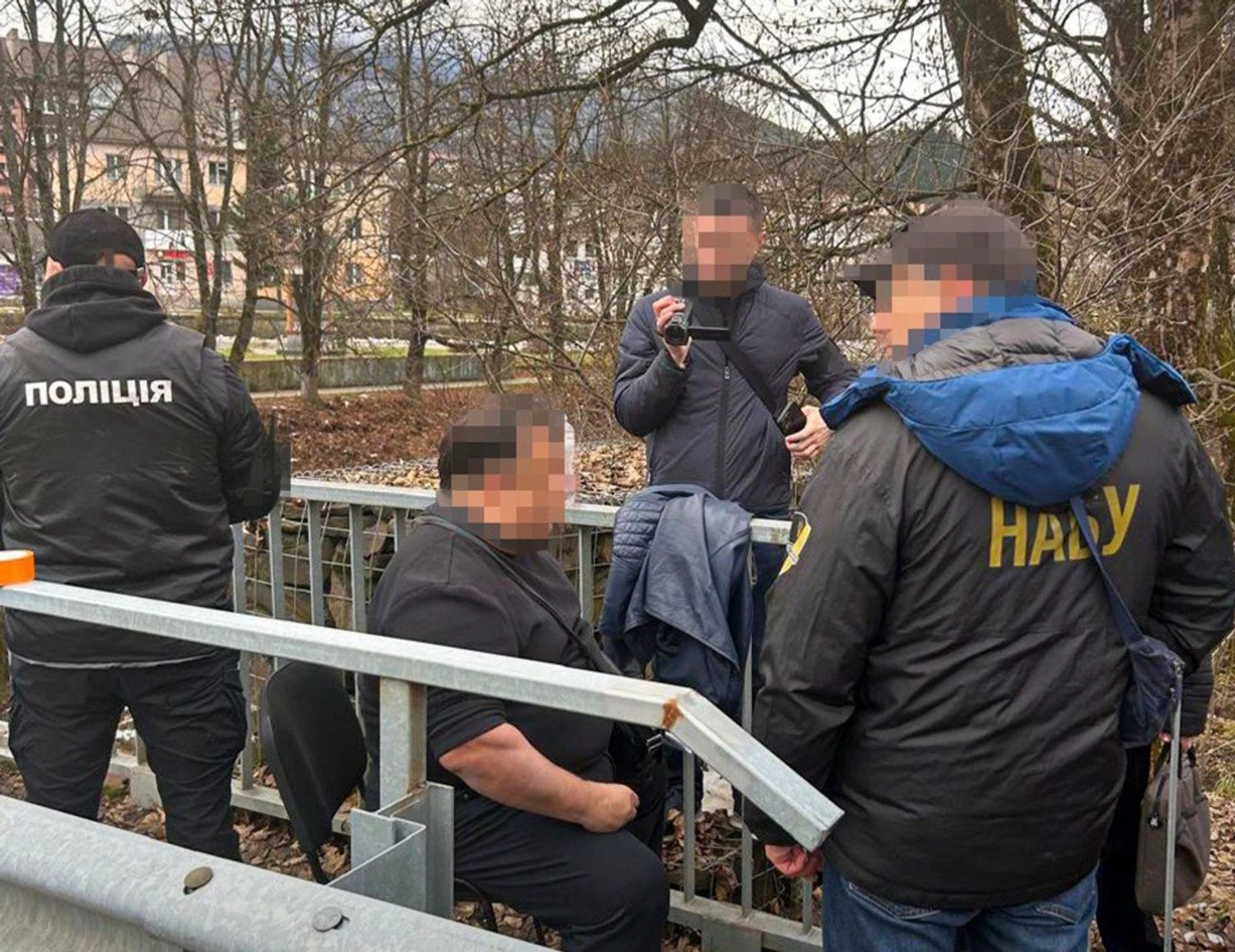 Вимагав хабар за скасування арешту лісоматеріалів: на Закарпатті викрили суддю