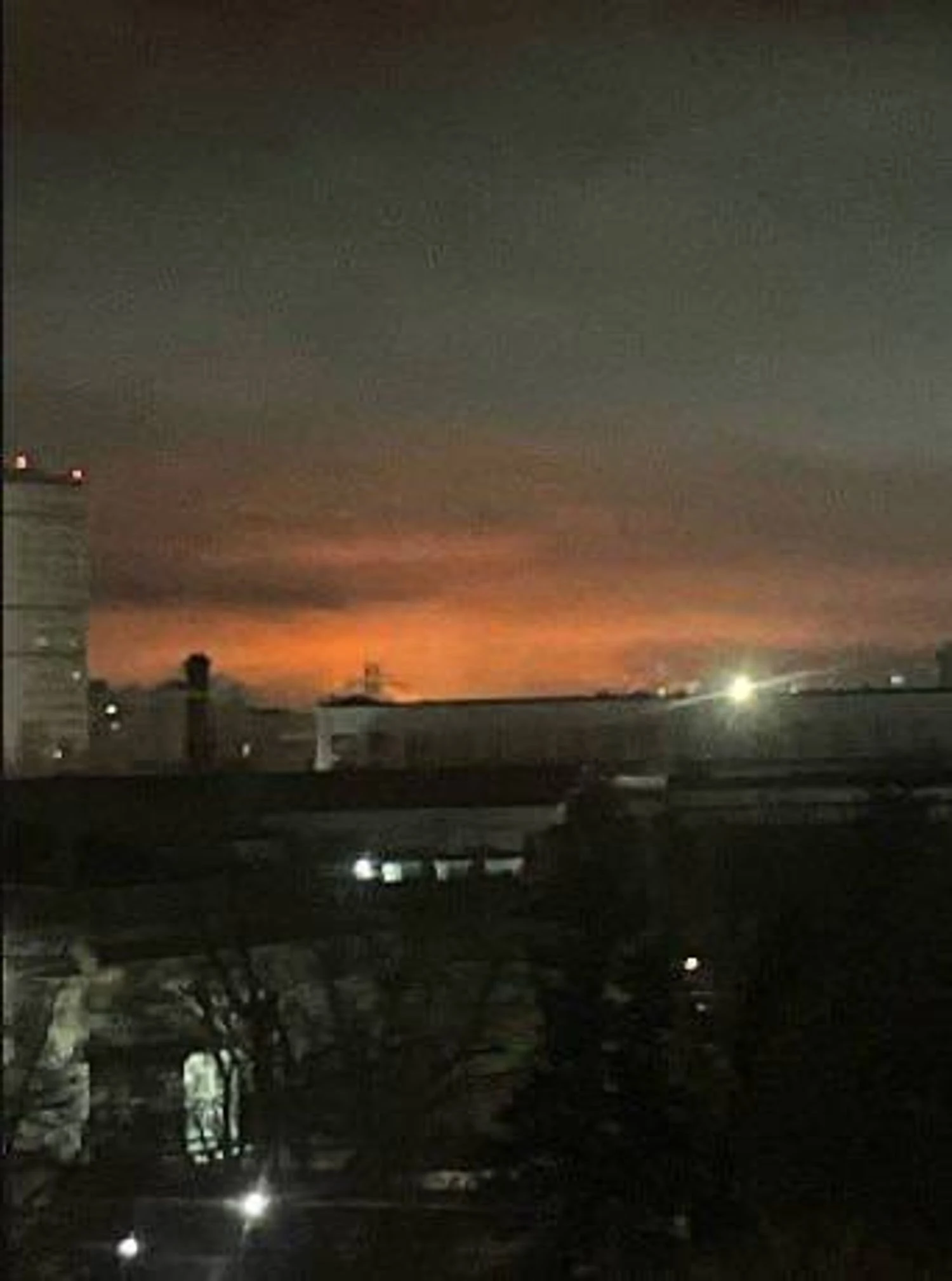 Безпілотники атакували Саратовський НПЗ: спалахнула пожежа