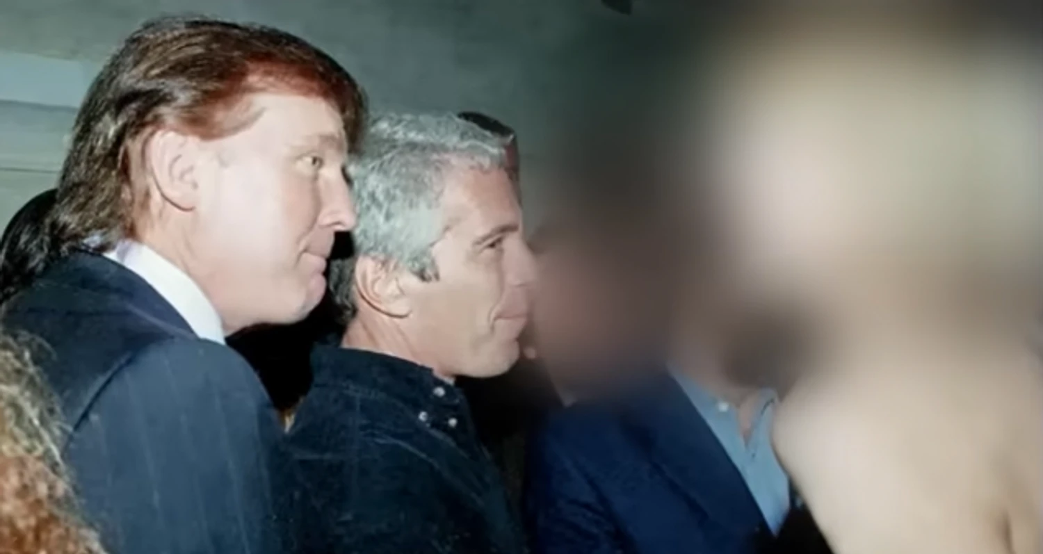 У США оприлюднили нові фото з маєтку Епштейна, де фігурує Трамп