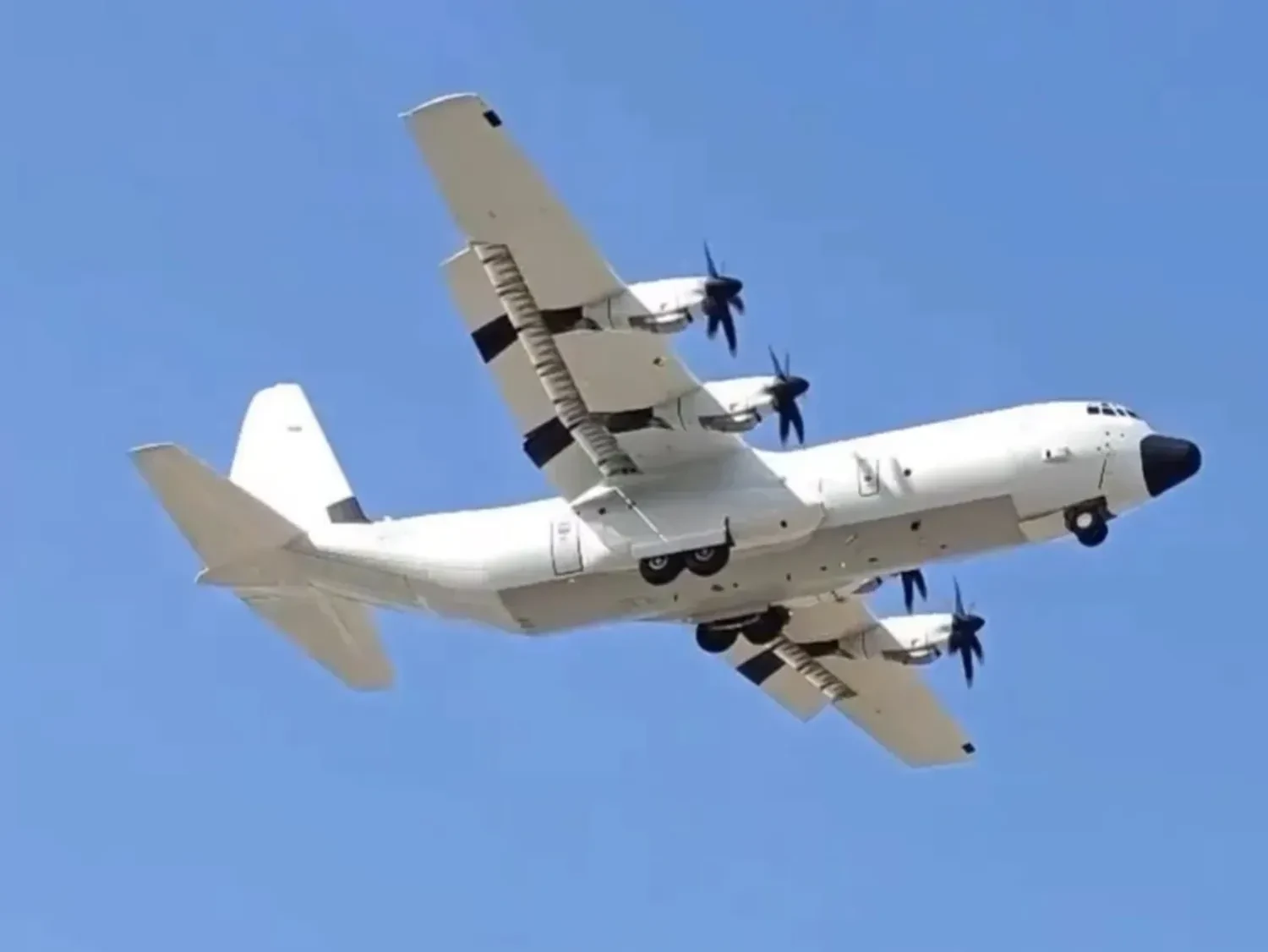 У Каракасі помітили вантажний літак, пов’язаний із ЦРУ, на тлі дипломатичного візиту США