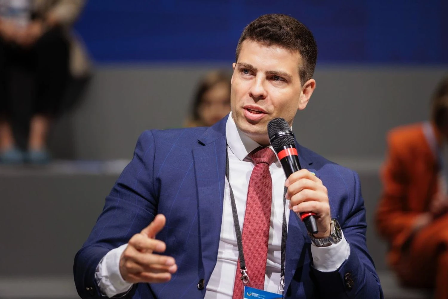 Ігнорування нацбезпеки: чому профільний заступник міністра Деркач “закриває очі” на спроби призначити Зелінського головою Державіаслужби