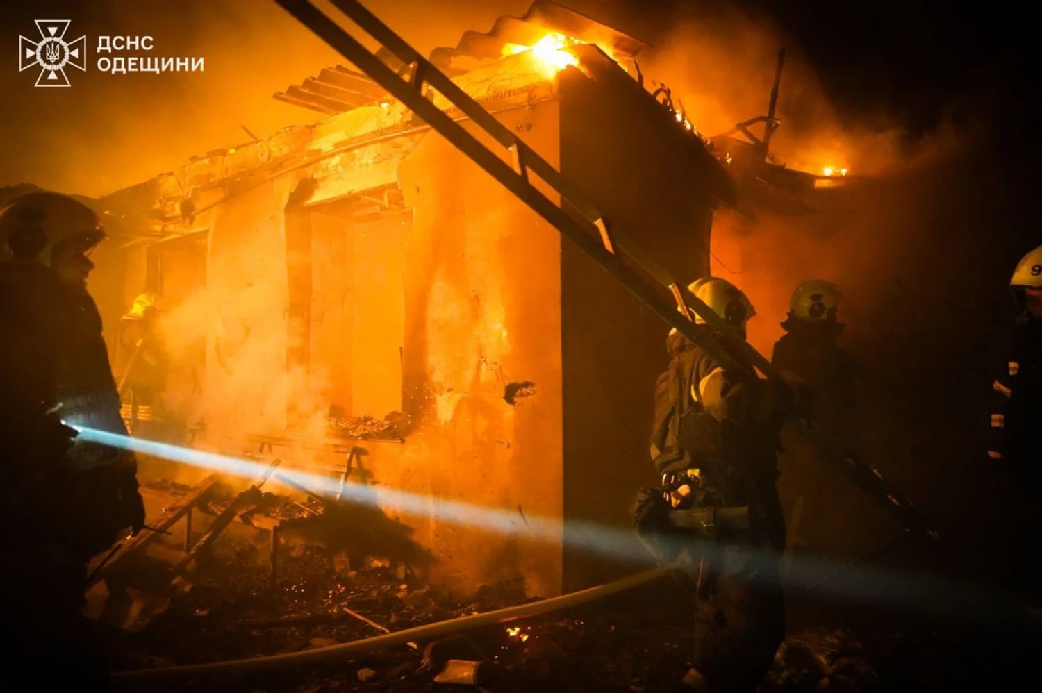 рф атакувала Одесу і район, є пошкодження в енергетиці і постраждалі