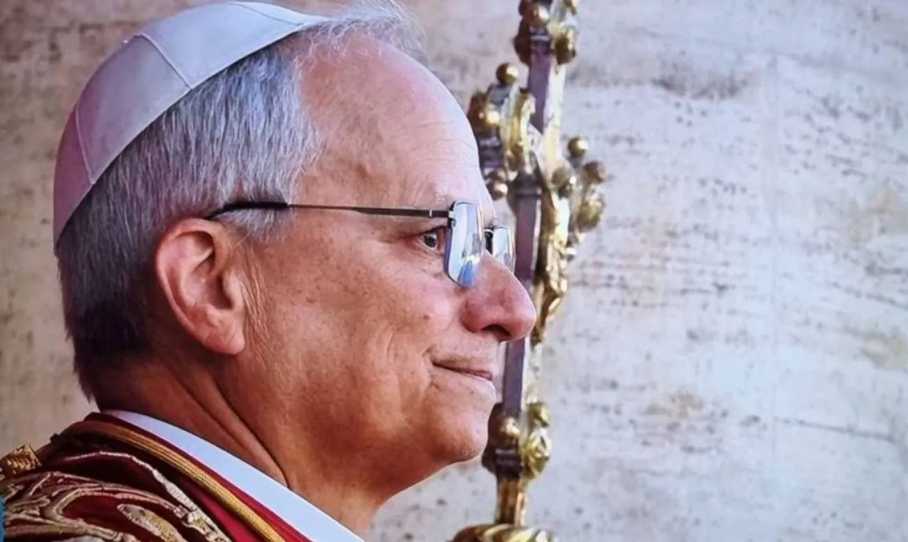 Папа Лев XIV змінив резиденцію – у Ватикані заговорили про новий етап його понтифікатуПонтифік оселився в офіційних апартаментах після масштабного ремонту. Це рішення розглядають як повернення до традицій та початок
активних змін у Курії.Суспільство • 09:08 • 2176 перегляди