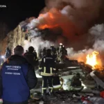 Кількість загиблих від удару рф по багатоповерхівці в Харкові зросла до 11