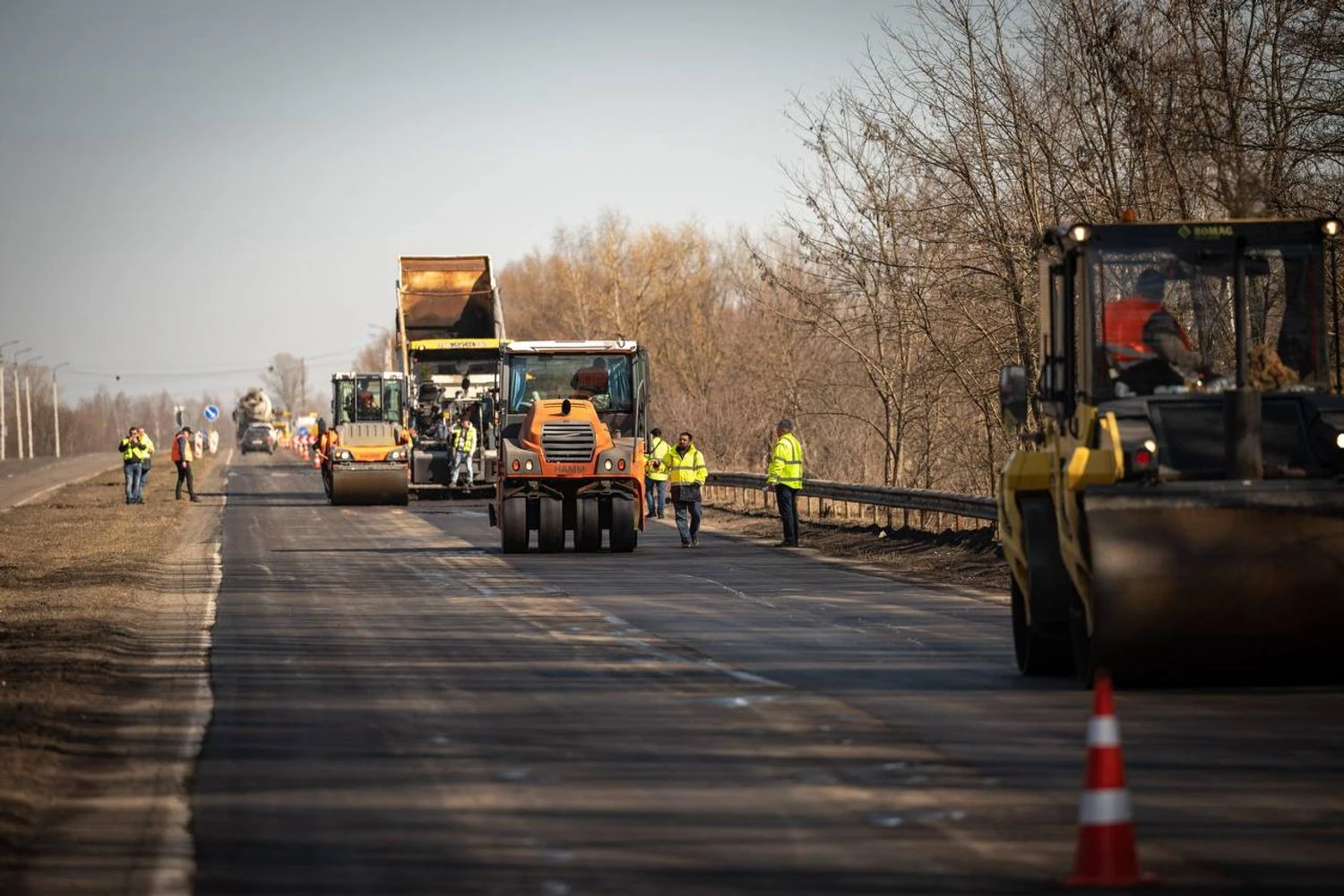 Захист від дронів і евакуаційні коридори – які дороги ремонтують насамперед