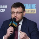 "Це в інтересах Бюро", – експрокурор САП запропонував директору НАБУ Кривоносу звільнитися після скандалів з дитиною та землеюЕкспрокурор САП Броневицький вимагає звільнення Кривоноса через фіктивне батьківство та справу про хабарі. Докази порушень
передадуть міжнародним аудиторам.Політика • 17 березня, 15:31 • 3998 перегляди
