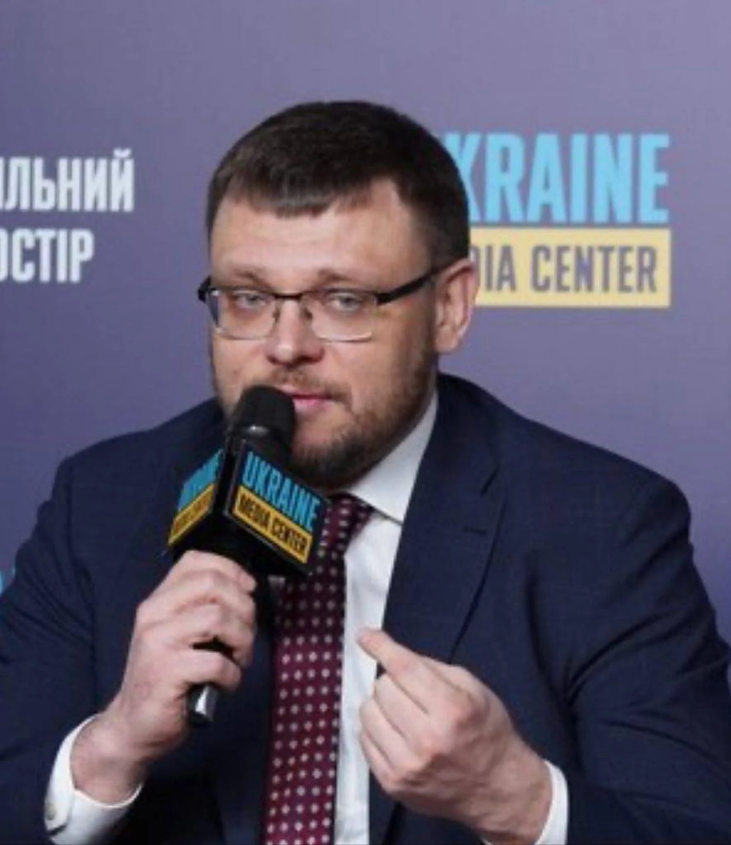 "Це в інтересах Бюро", – експрокурор САП запропонував директору НАБУ Кривоносу звільнитися після скандалів з дитиною та землеюЕкспрокурор САП Броневицький вимагає звільнення Кривоноса через фіктивне батьківство та справу про хабарі. Докази порушень
передадуть міжнародним аудиторам.Політика • 17 березня, 15:31 • 3998 перегляди