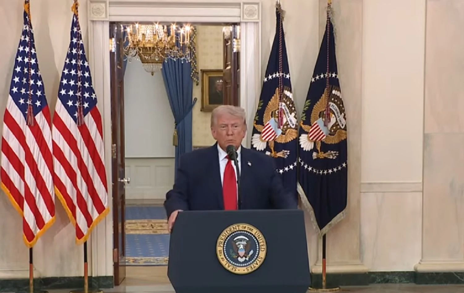 Трамп: нам не треба було лізти в Україну