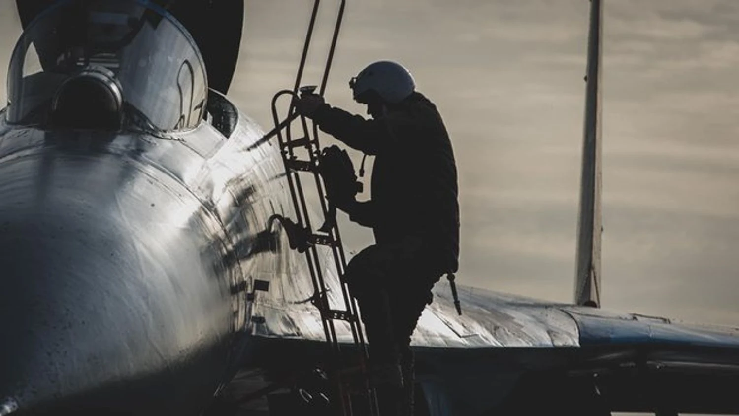 Уряд дозволив дообладнувати літаки та гелікоптери без тривалих погоджень