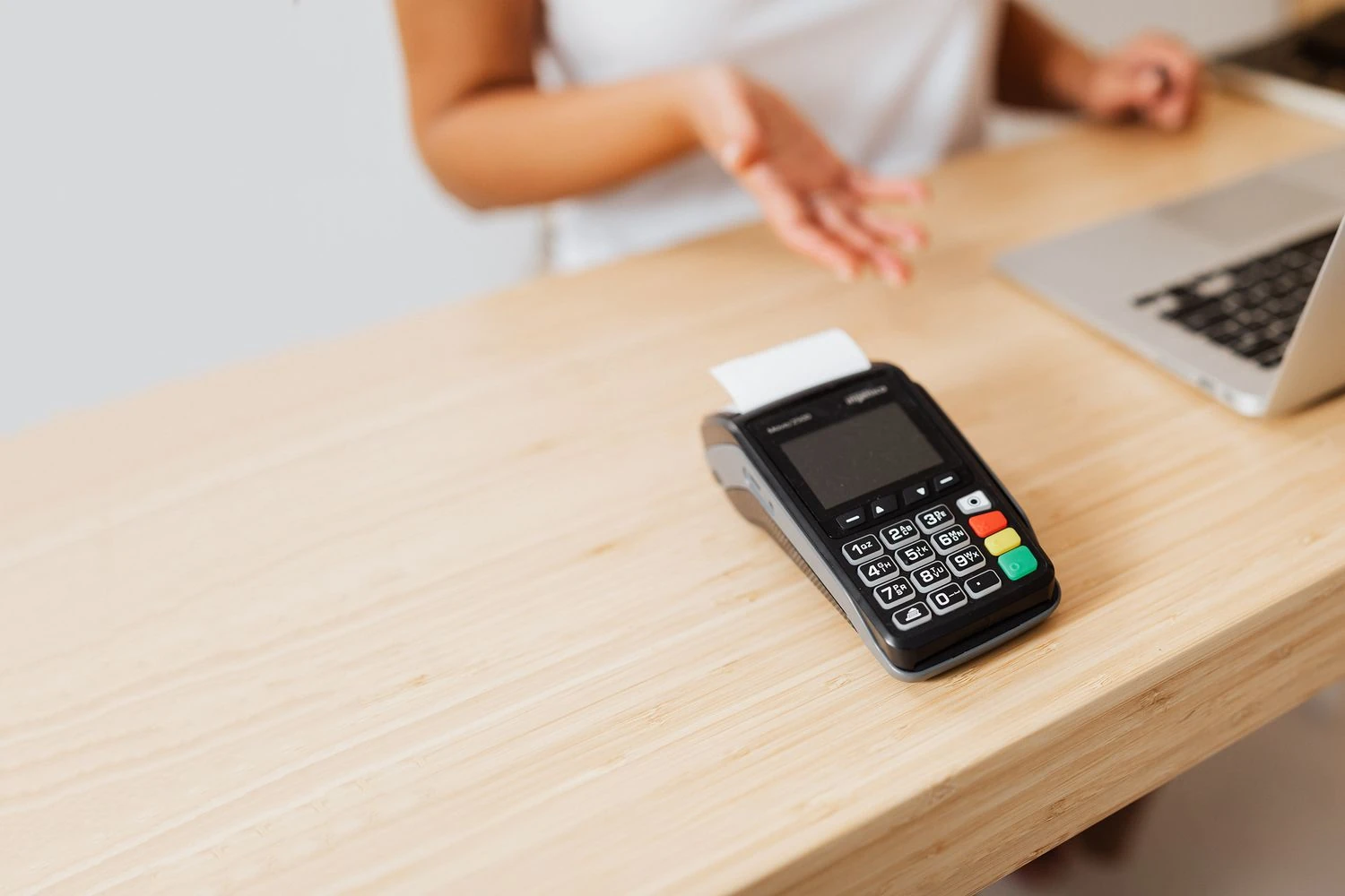 Виторг через касові апарати зріс майже на чверть, кількість чеків за місяць прямує до мільярда