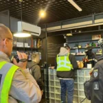 Продаж наркотиків під виглядом сувенірів - поліція проводить обшуки в мережу магазинів U420