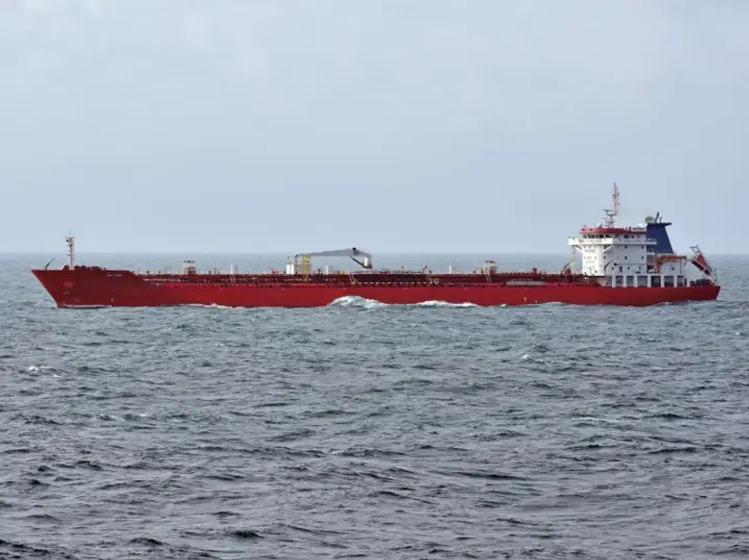 Танкер, що випробовує блокаду США, схоже розвернувся після виходу з Ормузької протоки – ЗМІ