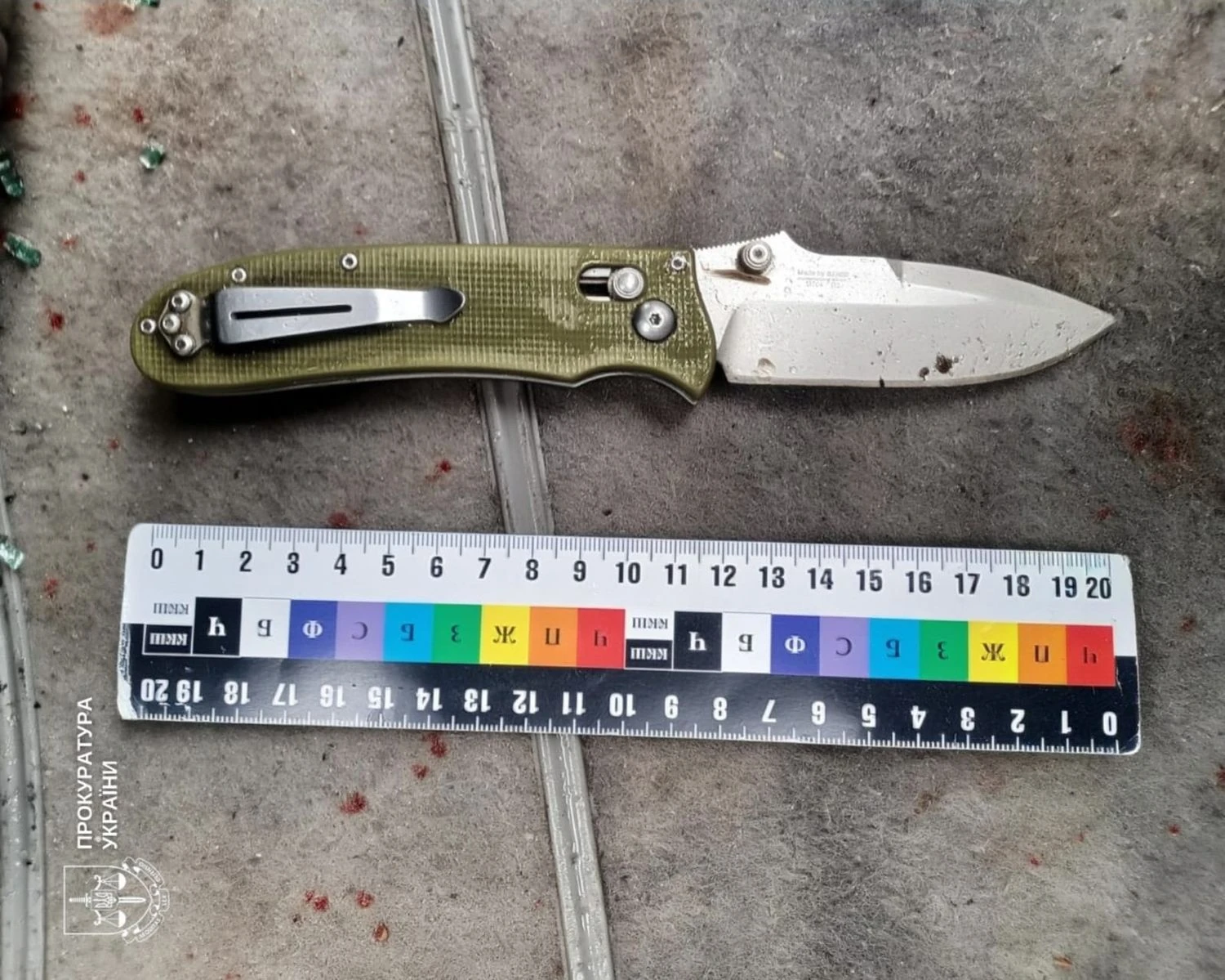 На Буковині чоловік вдарив ножем у шию двох військових ТЦК, його затримано – прокуратура