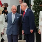 Військові почесті, неймовірні капелюшки та салют - Трампи офіційно прийняли британських монархів у Білому домі