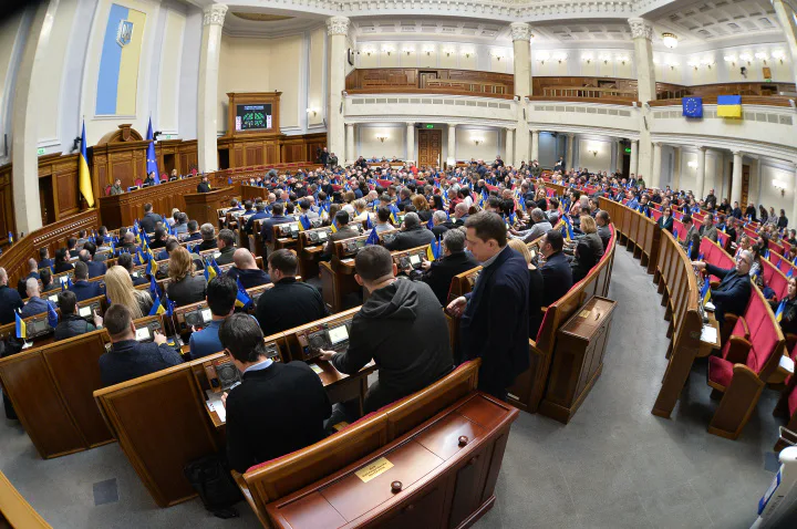 Парламент услід за воєнним станом схвалив продовження мобілізації