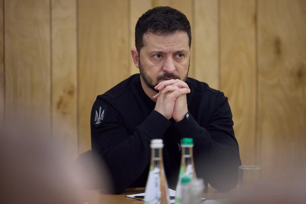 Зеленський констатував продовження порушень рф ініційованого Україною режиму тиші і обіцяє відповідь на дії росії “у дзеркальному порядку”
