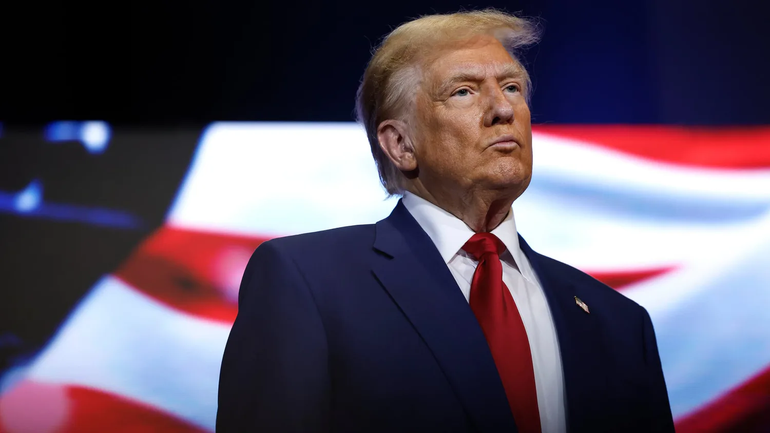 Трамп заявив, що США дозволили трьом китайським танкерам пройти через Ормузьку протоку
