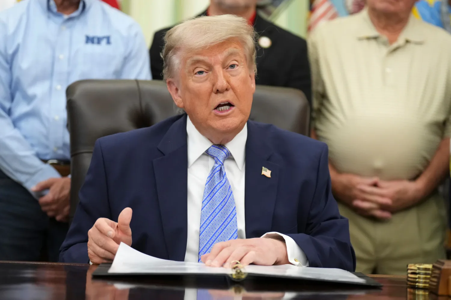 Трамп заявив про підготовку мирної угоди щодо Ірану та відкриття Ормузької протокиТрамп анонсував мирну угоду з Іраном після переговорів з лідерами Близького Сходу. Документ передбачає відкриття стратегічної
Ормузької протоки.Політика • 21:17 • 1820 перегляди