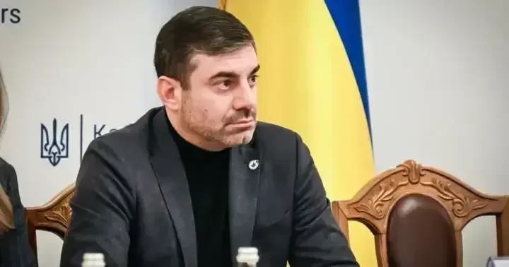 Поліцейські на Донеччині побили дитину та поклали на капот авто – Лубінець відреагував