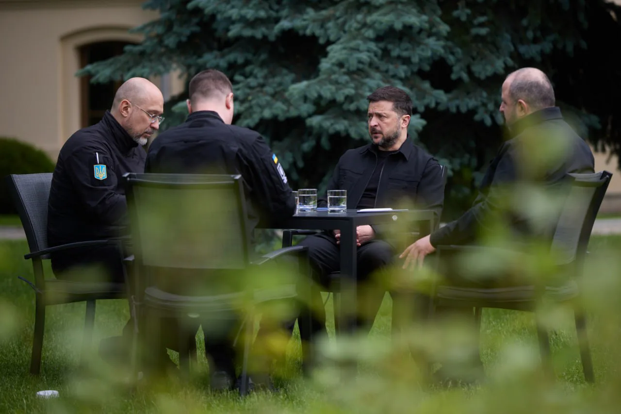 “Розраховуємо на візити та перемовини”: Зеленський прагне активнішої комунікації зі США