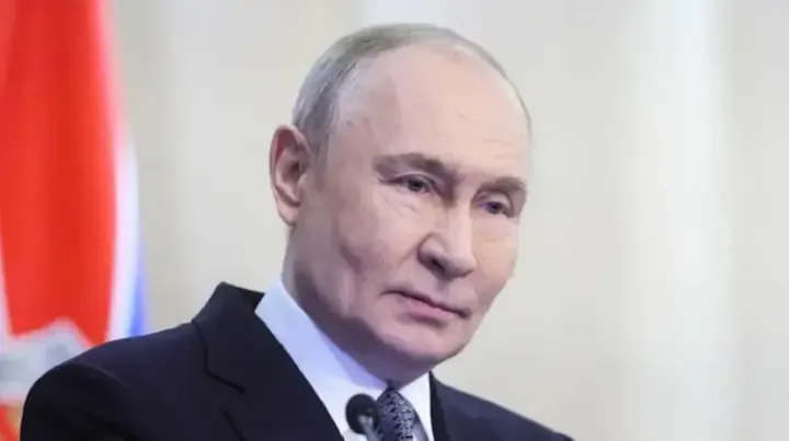 "Лише Господь знає" - путін назвав головну перешкоду для свого балотування у 2030 роцідиктатор заявив про конституційне право балотуватися на пост президента у 2030 році. Він додав, що "лише Господь знає, чи
вистачить йому здоров’я".Політика • 4 червня, 18:45 • 3206 перегляди