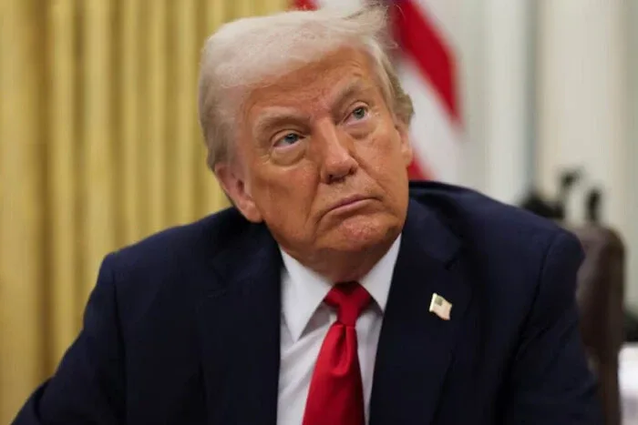 Трамп не відвідає перший матч США на ЧС-2026 Дональд Трамп пропустить матч США проти Парагваю на ЧС-2026 у Лос-Анджелесі. Американську делегацію замість нього очолить
держсекретар Марко Рубіо.Спорт • 11 червня, 09:32 • 2488 перегляди